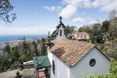 巴博萨斯教堂位于葡萄牙马德拉岛上的Funchal市中心以北的蒙特葡萄牙马德拉2018年4月葡萄牙马德拉本查尔蒙特教堂图片