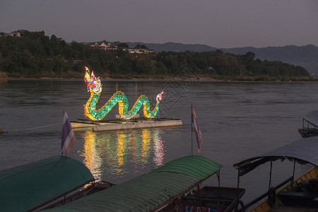 泰国清井省川市湄公河港码头的长龙泰国2019年月清川2019年月图片