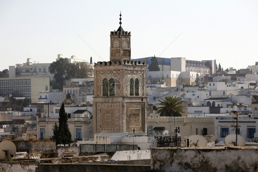 209年3月突尼斯北部古城Medina的古老清真寺SidiBouSair突尼斯地中海城市突尼斯图片