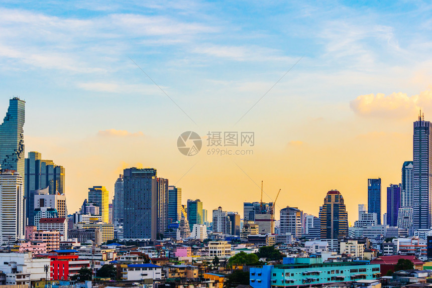 泰国曼谷现代建筑与天空图片
