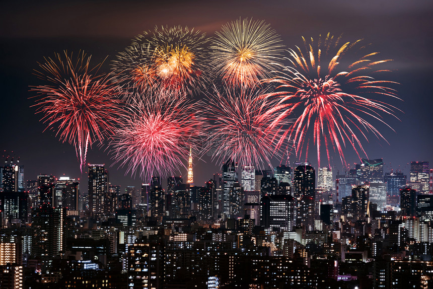 日本东京市风景的烟花节日图片