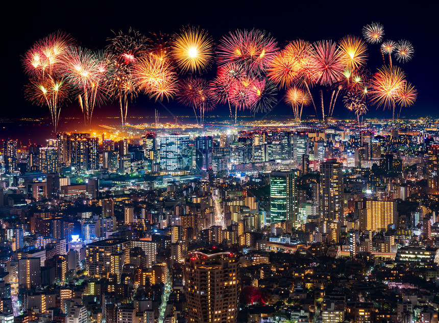 日本东京市风景的烟花节日图片