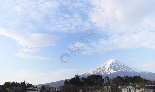 富士山天气晴朗的早晨图片