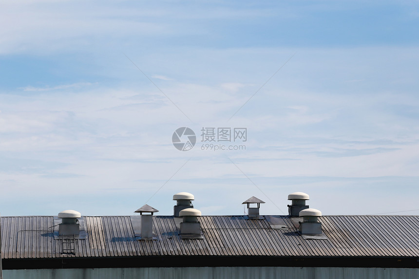 日间工厂屋顶和空气冷却机图片