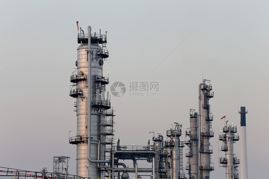 炼油工厂图片