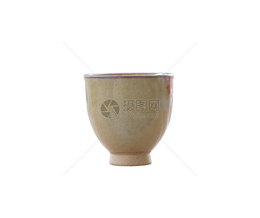 古老的日本风格陶器日本酒瓶在白色背景中隔绝有剪切路径图片