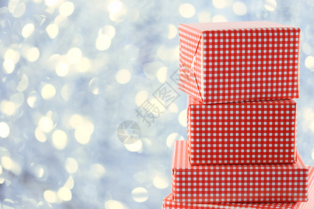 银布基回滴的红礼物盒用来设计你的圣诞概念图片