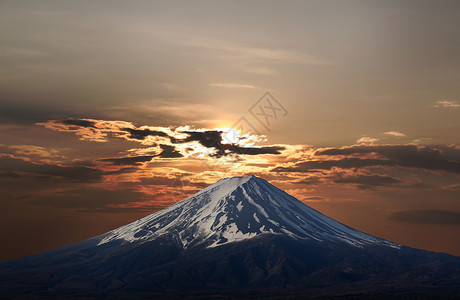日本的火山是著名景点图片