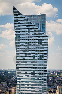 Zlota4号豪宅摩天大楼的空中景象图片