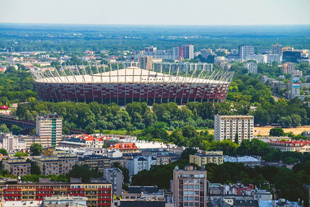 包括华沙和体育馆在内的华沙天线大楼空中观察图片