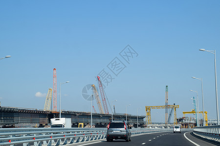 618全民海购俄罗斯塔曼克里米亚桥2018年7月9日沿着克里米亚桥行驶21世纪的宏伟建筑新桥克里米亚行驶21世纪的伟大建筑新桥背景