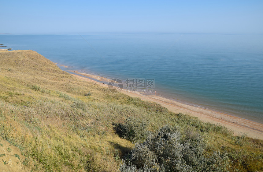 Azov海附近的山丘岸Clay岩石海岸的悬崖图片