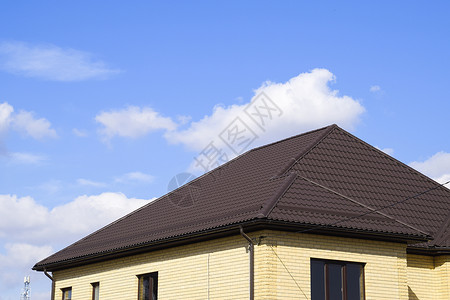 屋顶上装饰的金属瓷砖屋顶的种类房顶上的装饰金属屋顶上的装饰金属房屋顶上的装饰金属背景图片