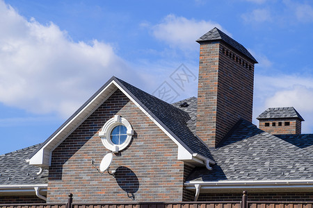 沥青瓦砖房屋顶上的装饰沥青瓦沥青瓦砖房屋顶上的装饰沥青瓦背景图片
