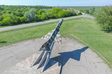 老式战斗机战斗机的荣耀纪念碑背景