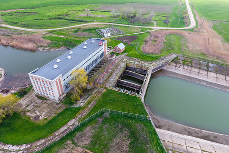 稻田灌溉系统水泵站从上面看稻田灌溉系统水泵站查看图片