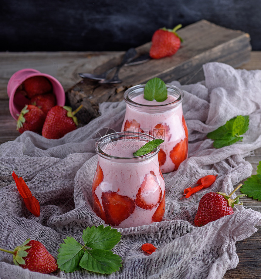健康食物草莓奶昔图片