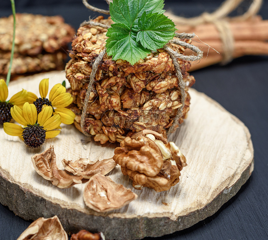 由燕麦片顶视图制作的cookie图片