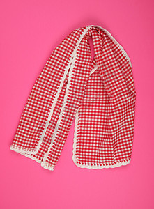 赤红的厨房毛巾粉红背景明亮野餐背景图片