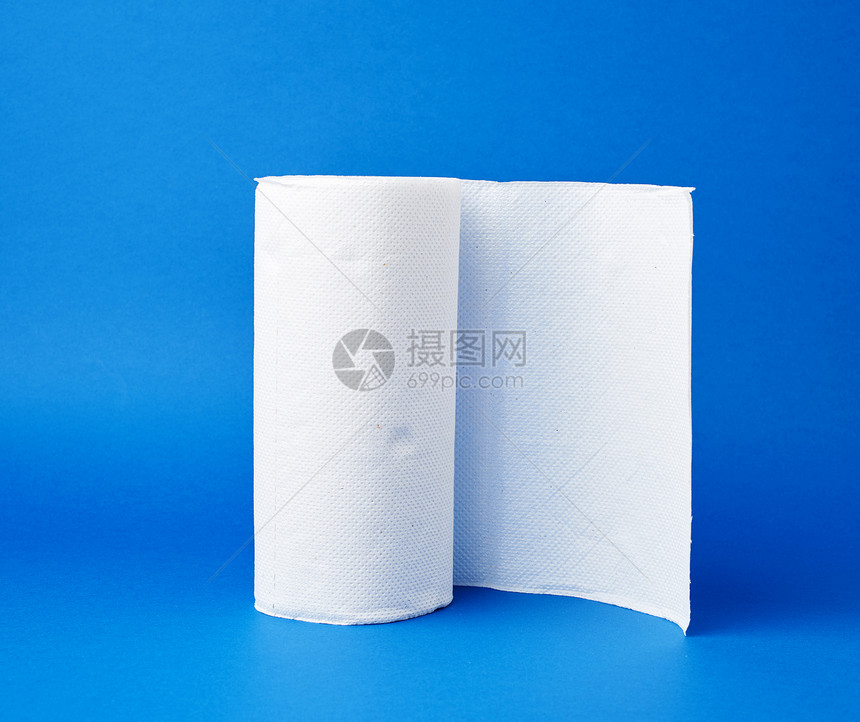 蓝背景的白纸巾页家庭设备白纸巾图片