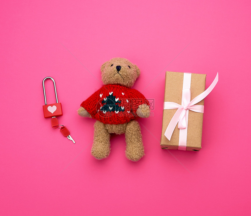 棕色礼物盒和小泰迪熊图片