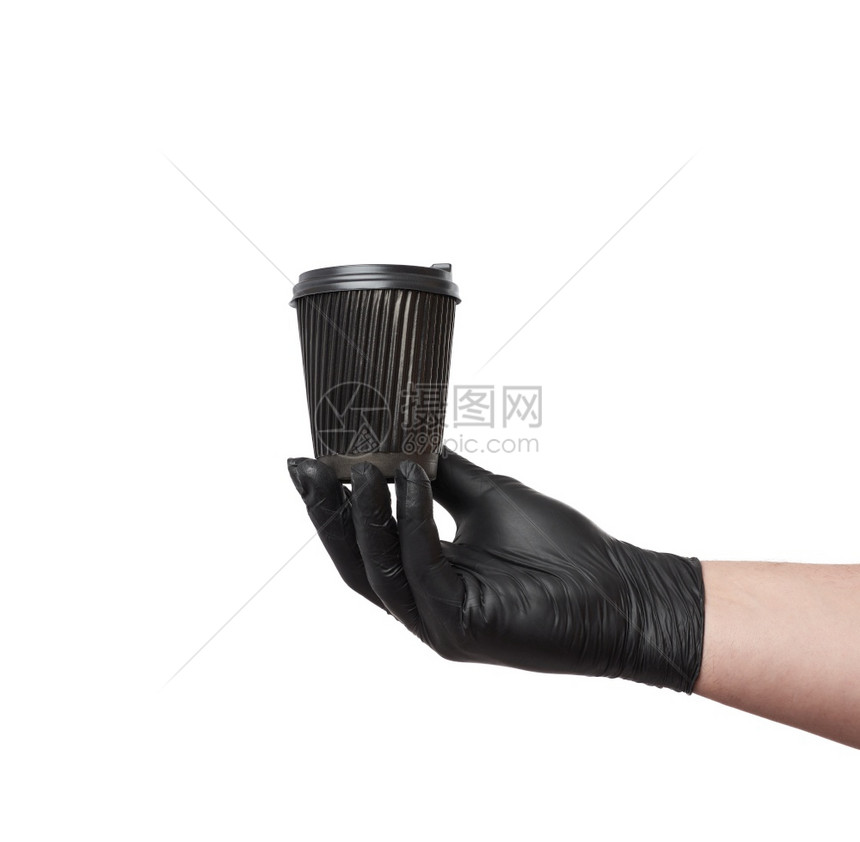 在流行病期间用黑色乳胶手套戴着一个次纸板杯和个塑料盖在白色背景安全和不接触地无发送在线订单图片