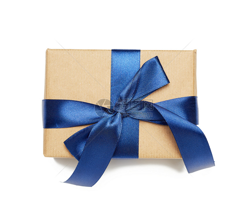 以棕纸包裹的长方形盒子绑有丝带和弓礼物孤立在白色背景上顶视面图片