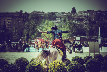 奥斯曼弓箭手骑马和背景图片