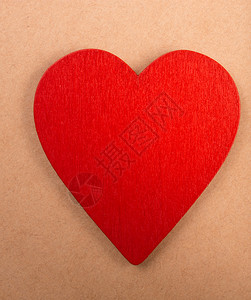 红爱图标和用木制成的字母立方体背景图片