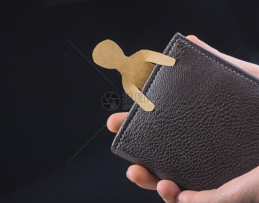 手头钱包里纸被人切除的形状图片