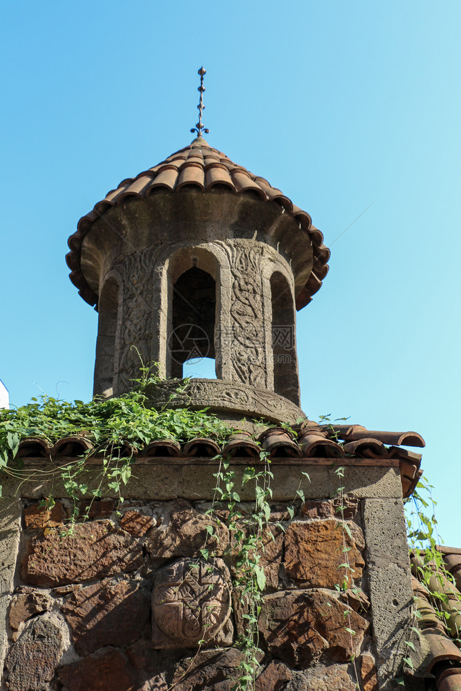 格鲁吉亚巴图米旧教堂的钟楼图片