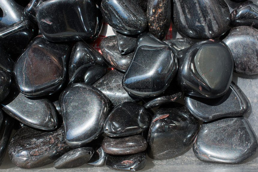 闪光金属灰色破碎的hematite宝石作为矿物岩图片
