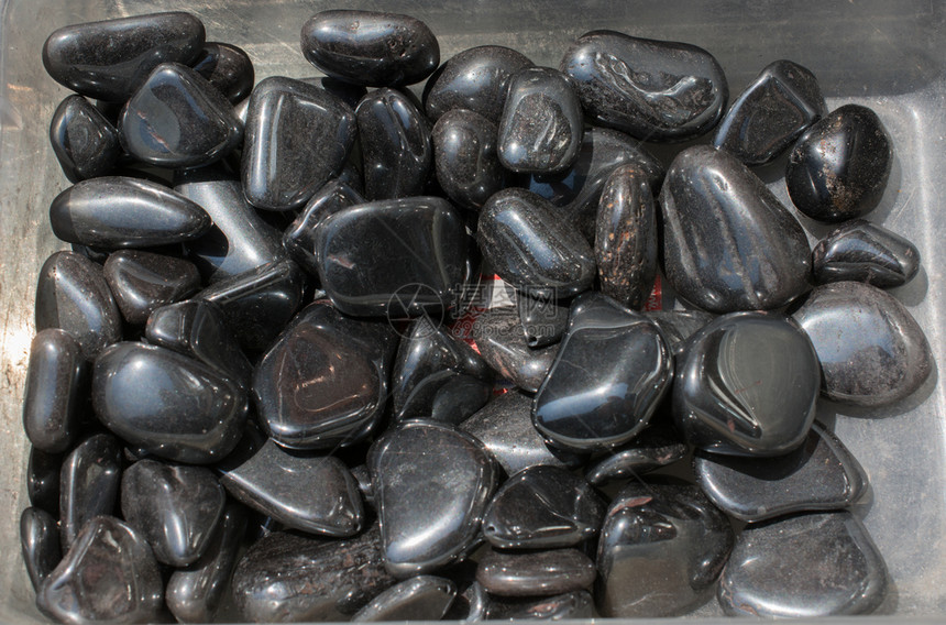 闪光金属灰色破碎的hematite宝石作为矿物岩图片