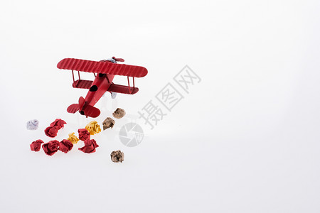 小型的红色飞机玩具图片