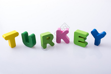 TURKEY字词用多彩的母区块写背景图片