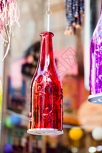 以奥托曼风格制成的空小透明瓶子集背景