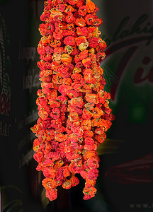 阳光下干燥的红胡椒包背景图片