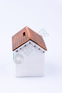 白色背景的小型模拟房屋背景图片
