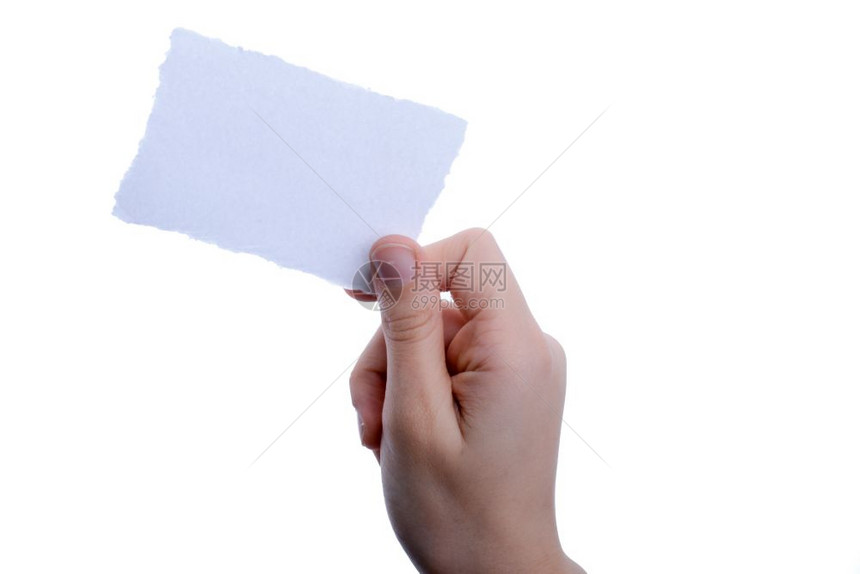 手握一块空白的撕破纸图片