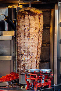 传统土耳其食物烤羊肉串沙瓦玛肉图片