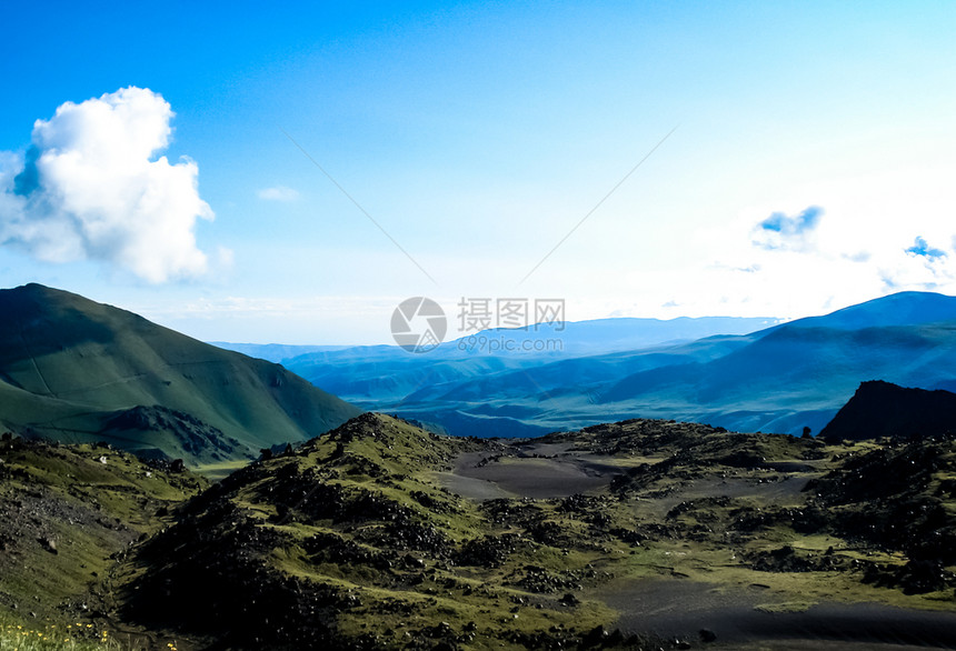 山上有草的山景山地景观山地植被山上有草的山景山地景观图片