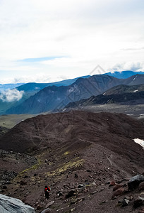 散落着石头的山景山地景观没有植被的岩石散落着石头的山景山地景观图片