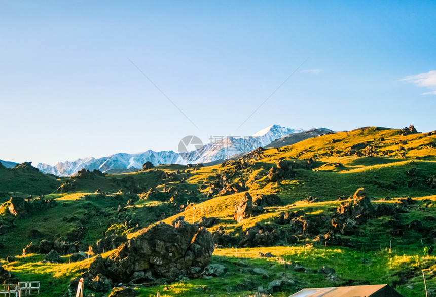 山上有草的山景山地景观山地植被山上有草的山景山地景观图片