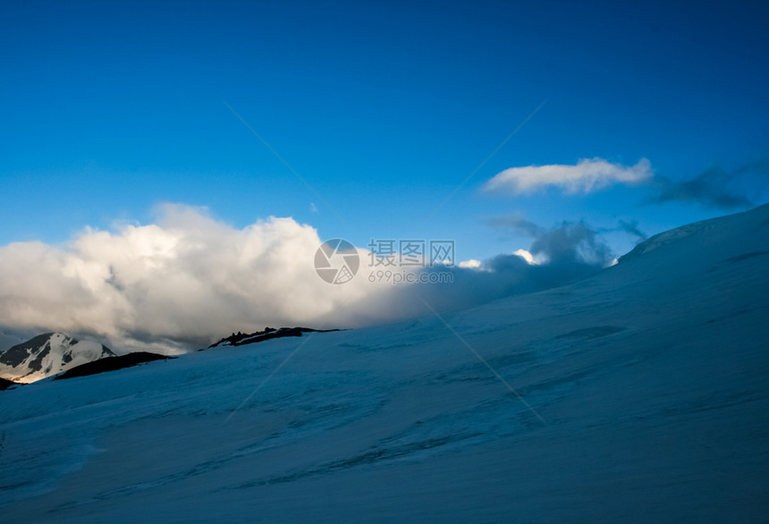 雪山景观山上有雪山地景观雪山景观山上有雪洛杉矶山图片