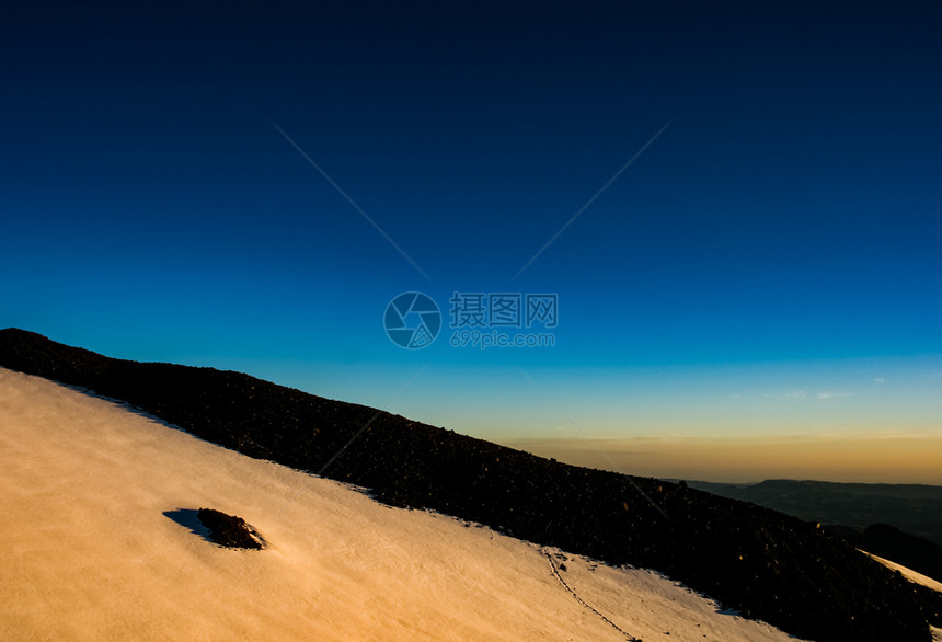 雪山景观山上有雪山地景观雪山景观山上有雪洛杉矶山图片