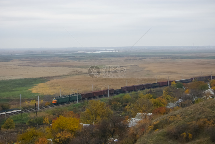 移动火车的铁路铁路基础设施移动火车的铁路铁路基础设施图片