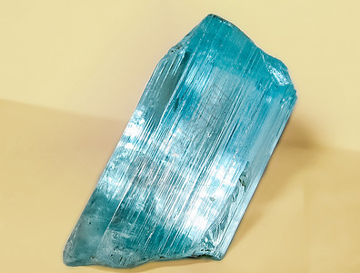乌瓦罗维特岩石矿物的晶体自然石美丽背景