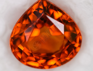 奥瓦罗维特加冕宝石红宝石加工中的宝石加冕宝石红宝石背景