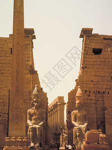 5000年文明埃及吉萨Giza2017年5月3日埃及视线附近的人古埃及废墟之旅视线附近的人古埃及废墟之旅背景