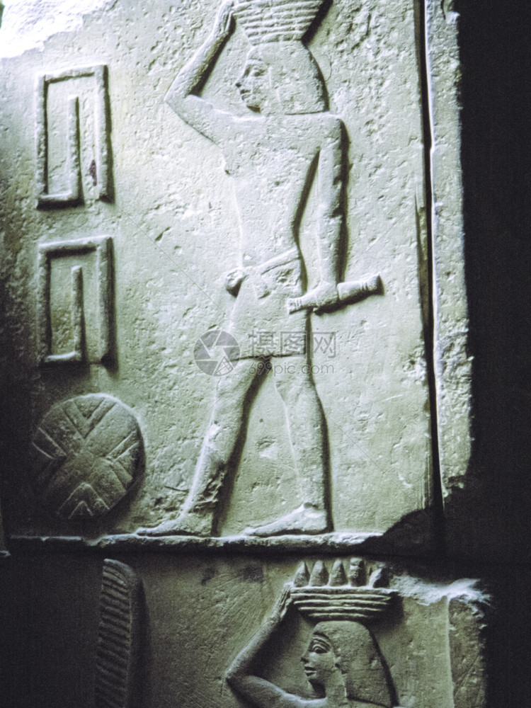 废墟墙上的埃及图画和象形文字废墟墙上的埃及图画和象形文字图片